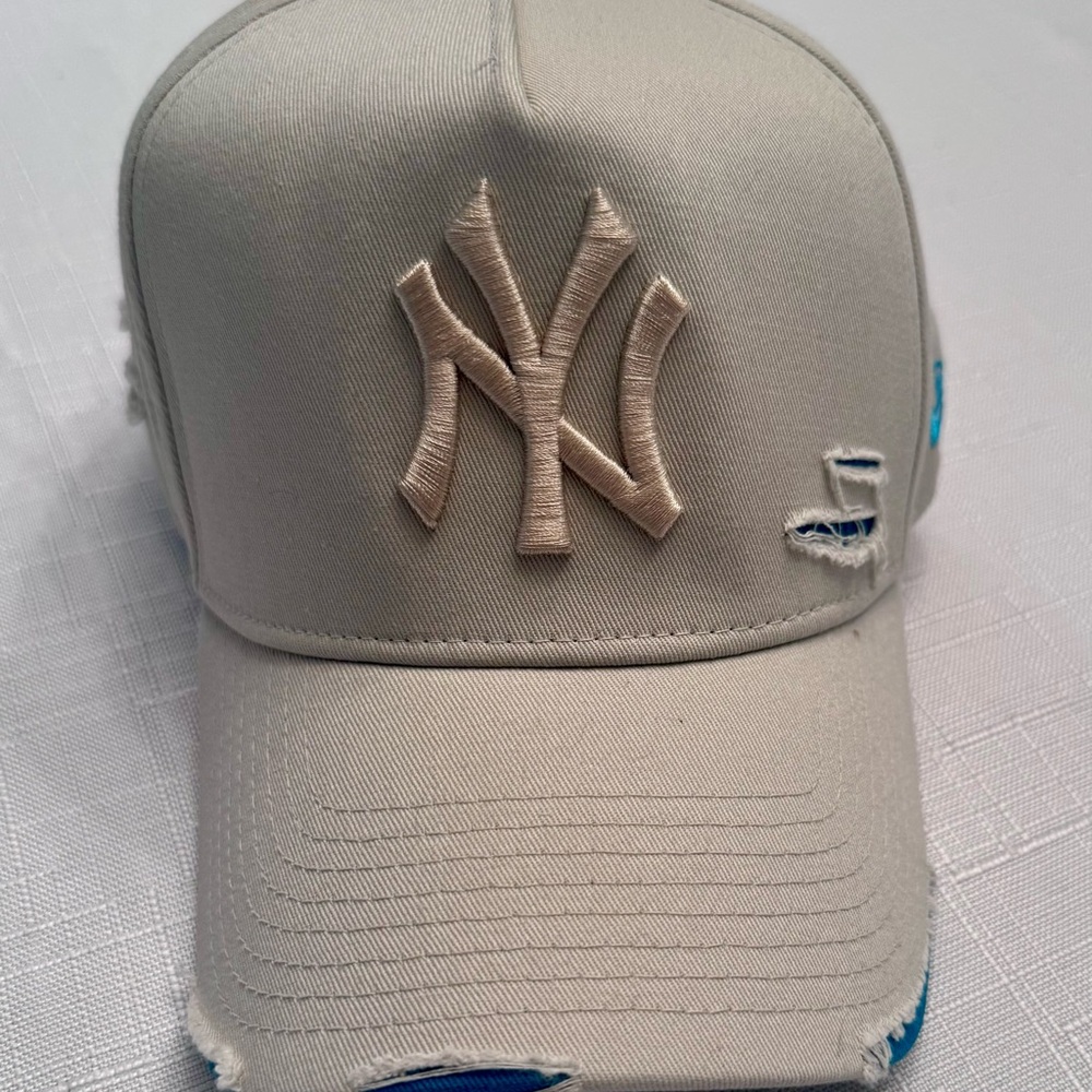 New Era Cream blue 9FORTY Cap adjustable destroyed Yankees NY excellent